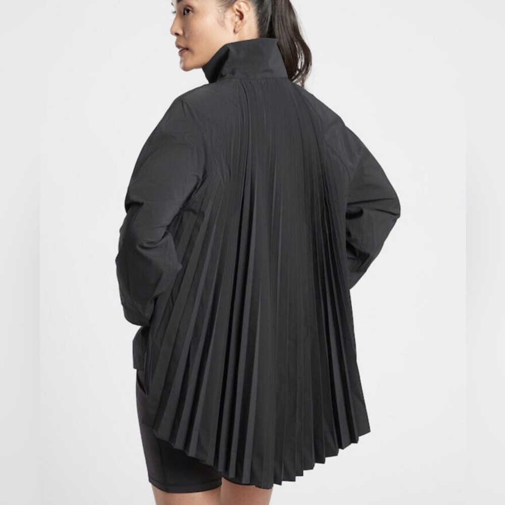 EEUC - Athleta Sojourn Top - Black - Size L